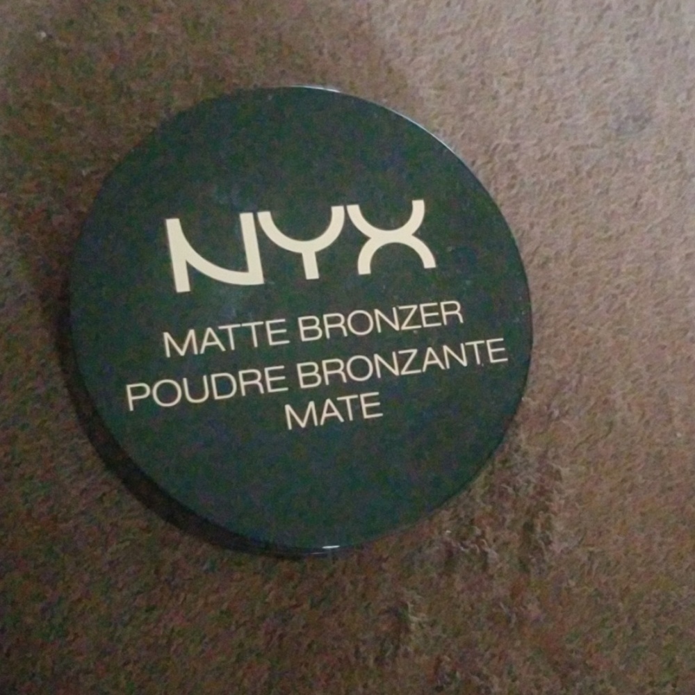 NYX BRONZER